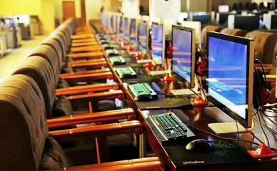 招聘信息 重慶主城工廠崗位，月薪四千左右，包吃住，可報銷車費