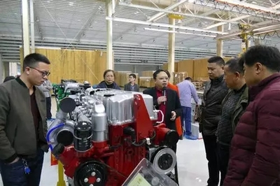 華菱星馬:不單單只是來看看 連云港客戶還現(xiàn)場(chǎng)下單20臺(tái) 汽車市場(chǎng)網(wǎng)